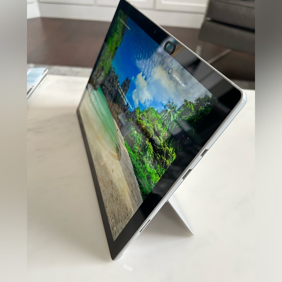 ⭐️⭐️HOST PICK ⭐️⭐️Microsoft Surface Tablet ☀️☀️ - Picture 2 of 6